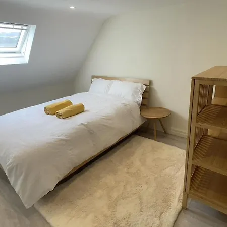 Апартаменты Cozy Portal Spire Attic